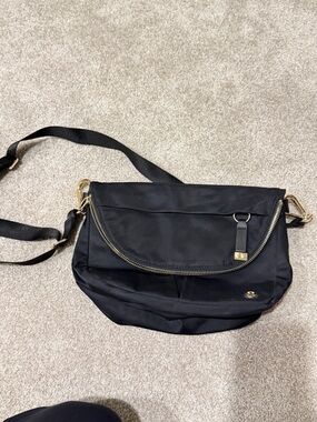 Lululemon purse